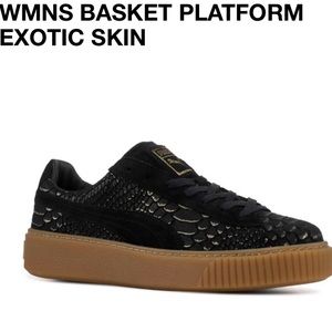 PUMA BLACK AND GOLD PLATFORM BASKET SNAKE SKIN SHOES 🖤✨